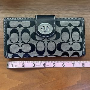 EXCELLENT condition! Coach signature black wallet